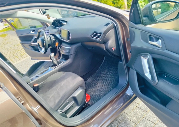 Peugeot 308 cena 33000 przebieg: 155000, rok produkcji 2014 z Wolsztyn małe 154